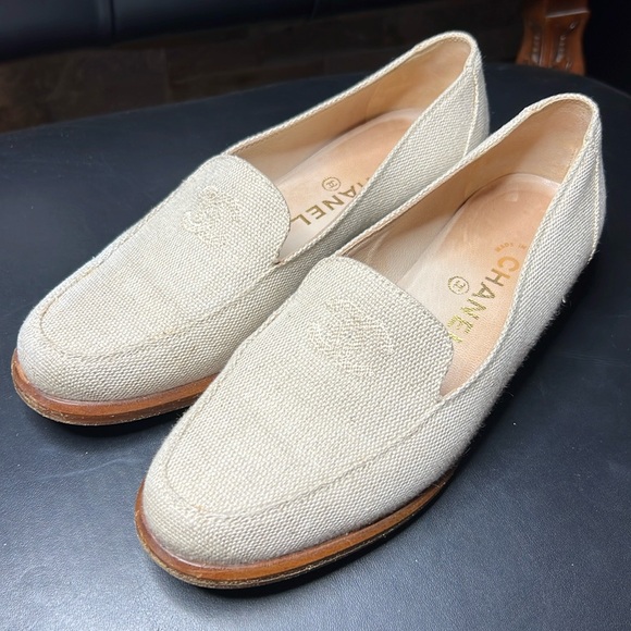 CHANEL Cream Interlocking CC Slip On Loafers Flats size 37 - Picture 1 of 7